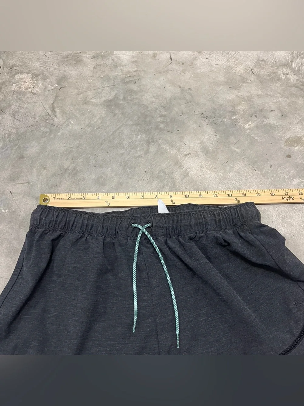 Prana Shorts Womens Medium Gray Performance Blend Elastic Waist Hike Jog Outdoor - Picture 3 of 8